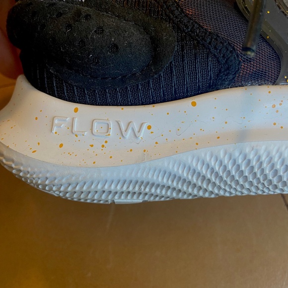 Under Armour MVMNT Flow Velociti in Black Cruise Gold (7) main image 8